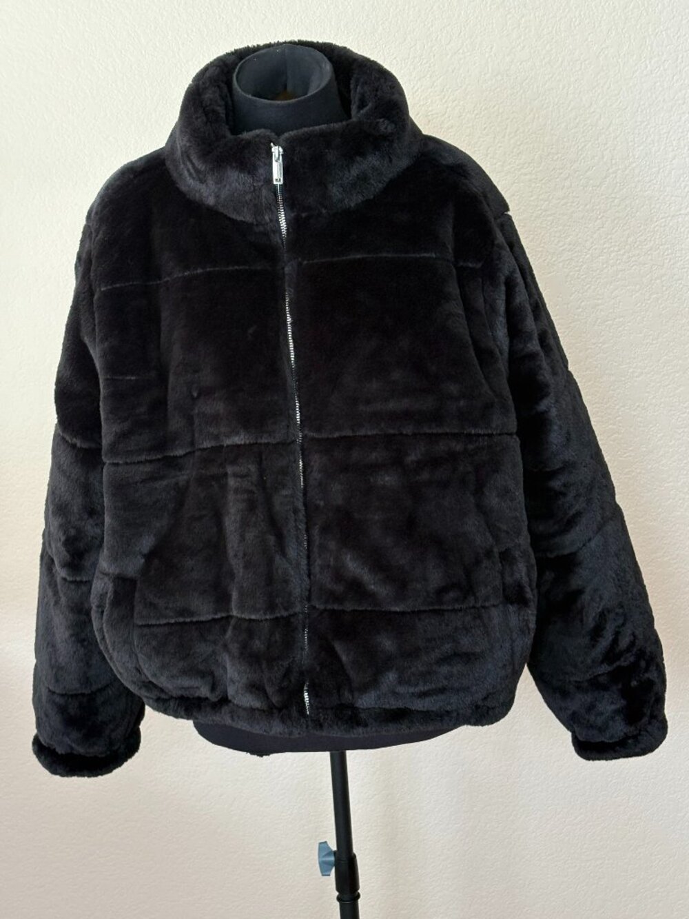 NWT Fashion Nova Elizabeth Faux Fur Jacket Black 2X